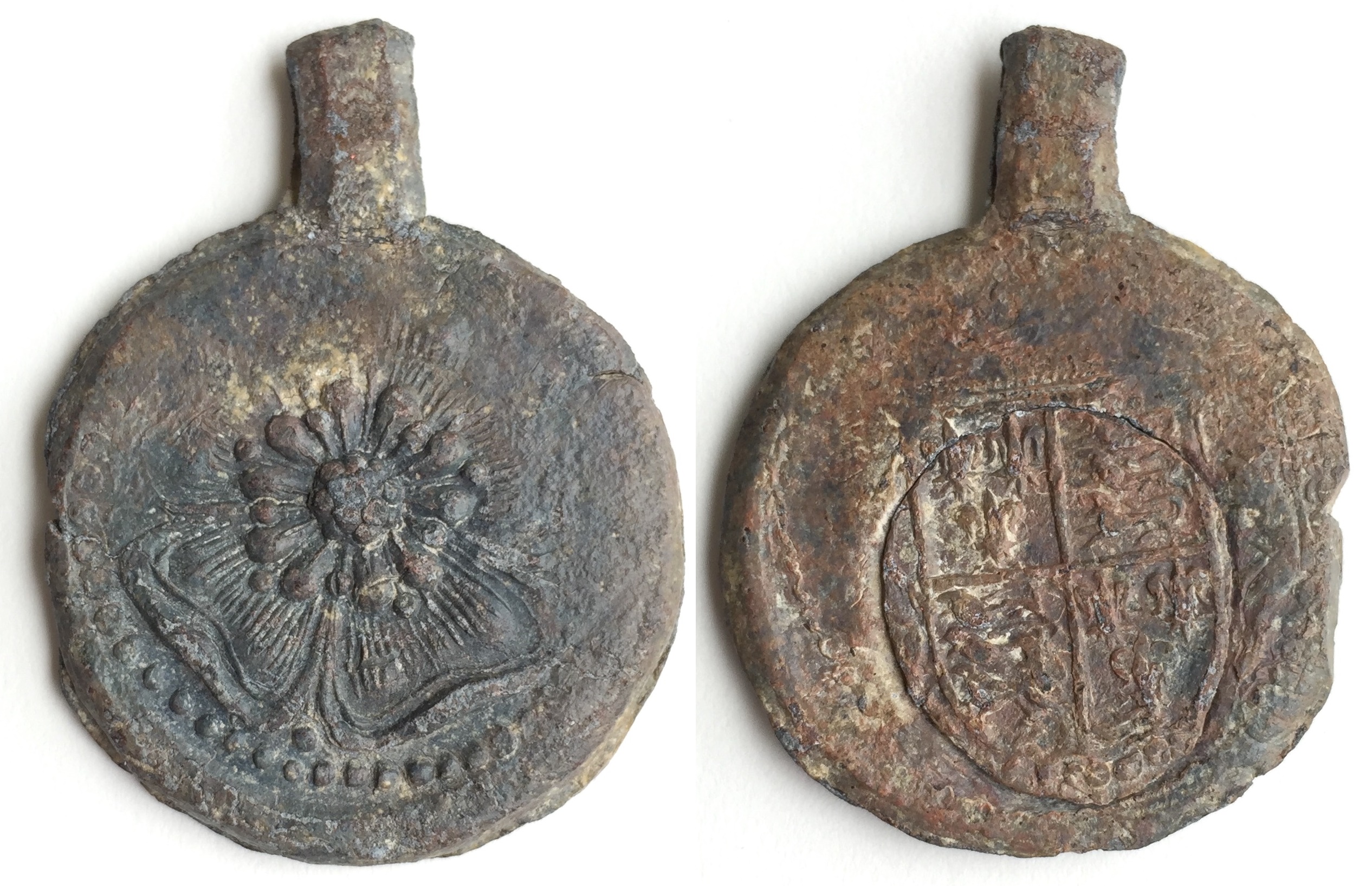 Cloth Seal, Coat of Arms of England 1406 to 1603 (with three breaks), Rose Seeded, Alnage